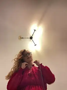 Chloe Richardson online show from 01-31-25, 01:56