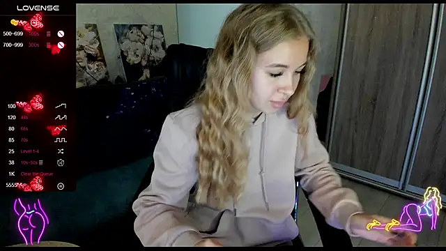  NigoNika online show from 10-13-25, 10:48