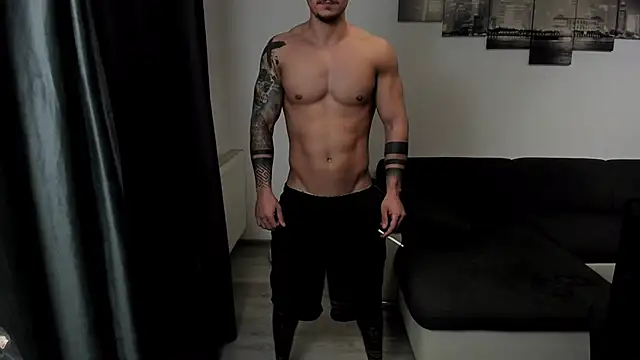 Snapshot of Richarddarell1 chatting on 09-13-25, 04:45 Richarddarell1 online show from 09-13-25, 04:45