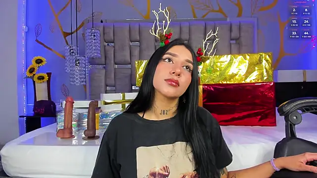 Leiaa  online show from 12-18-24, 12:10