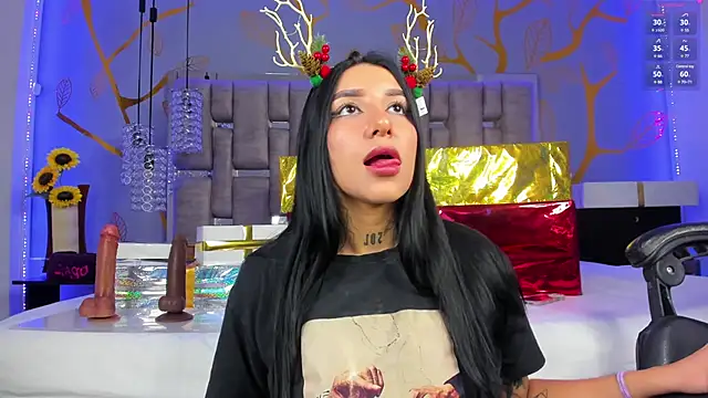 Leiaa  online show from 12-18-24, 03:15