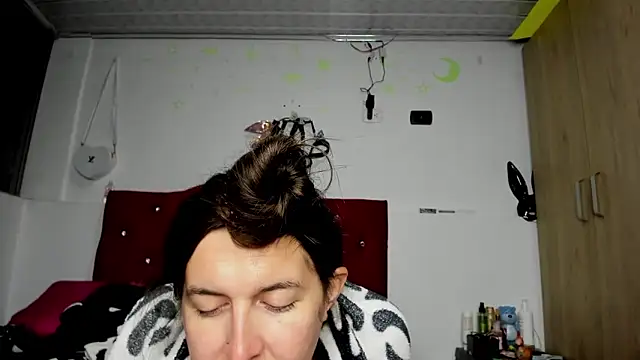 Snapshot of Sweet-Suck69 chatting on 01-06-25, 01:20 Sweet-Suck69 online show from 01-06-25, 01:20