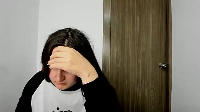 Snapshot of Sweet-Suck69 chatting on 02-21-25, 05:56 Sweet-Suck69 online show from 02-21-25, 05:56