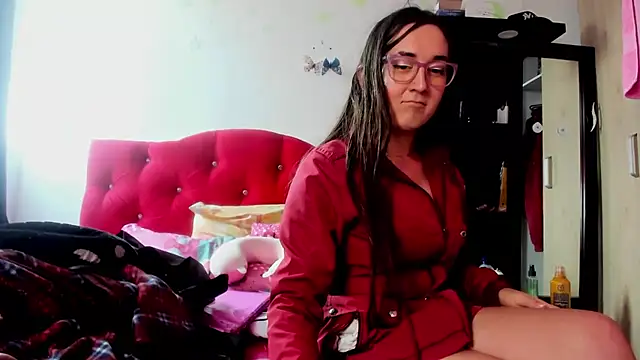 Snapshot of Sweet-Suck69 chatting on 10-15-25, 09:04 Sweet-Suck69 online show from 10-15-25, 09:04