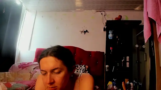 Sweet-Suck69 online show from 12-01-25, 08:14