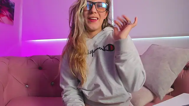 Giia paiige18 online show from 12-29-24, 12:55