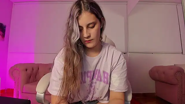 Giia paiige18 online show from 01-11-25, 03:34