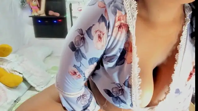 2020vanessapalecia online show from 12-14-24, 09:45