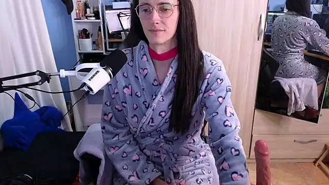 Snapshot of MemiKouki chatting on 01-21-25, 08:43 MemiKouki online show from 01-21-25, 08:43