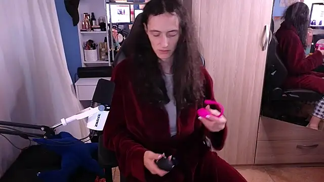 Snapshot of MemiKouki chatting on 01-28-25, 09:08 MemiKouki online show from 01-28-25, 09:08