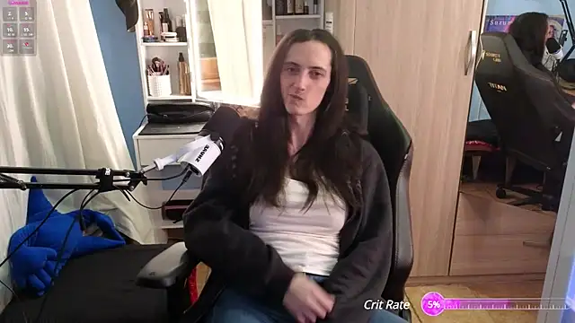 Snapshot of MemiKouki chatting on 02-18-25, 07:19 MemiKouki online show from 02-18-25, 07:19