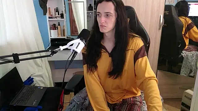 Snapshot of MemiKouki chatting on 03-19-25, 04:45 MemiKouki online show from 03-19-25, 04:45