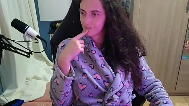 Snapshot of MemiKouki chatting on 10-09-25, 05:44 MemiKouki online show from 10-09-25, 05:44