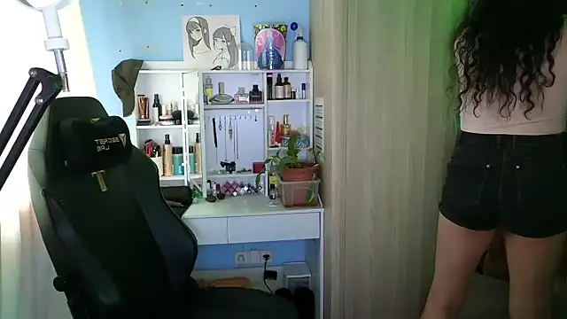 Snapshot of MemiKouki chatting on 10-14-25, 03:13 MemiKouki online show from 10-14-25, 03:13