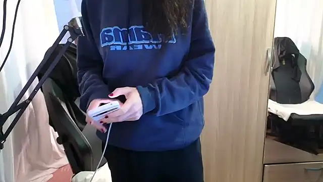 Snapshot of MemiKouki chatting on 10-29-25, 04:53 MemiKouki online show from 10-29-25, 04:53