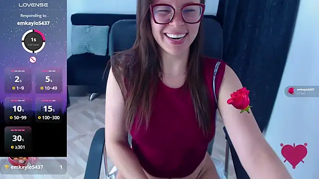 Snapshot of SharonR1 chatting on 02-12-26, 11:33 SharonR1 online show from 02-12-26, 11:33