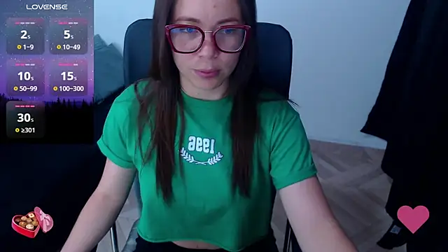 Snapshot of SharonR1 chatting on 02-25-26, 05:11 SharonR1 online show from 02-25-26, 05:11