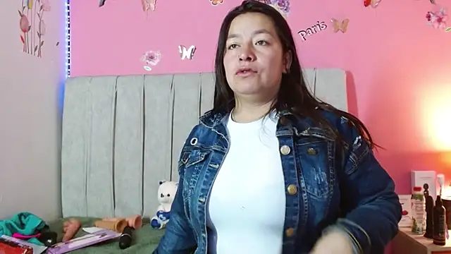 monickhot303av online show from 09-17-25, 05:20