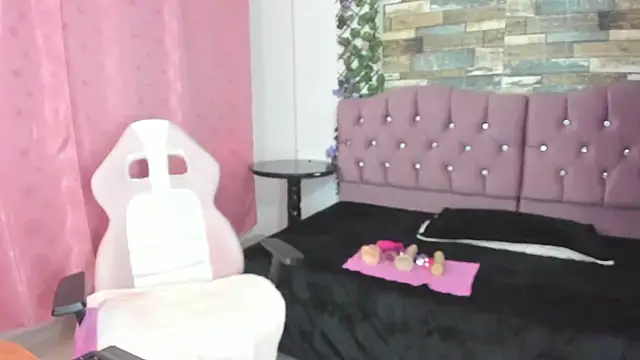 elizabeth mature23 online show from 12-07-24, 01:29