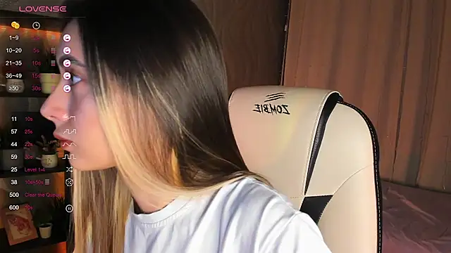 DarlaLike online show from 11-21-25, 03:38