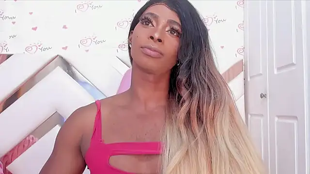 Snapshot of BriggitteEbonny chatting on 03-14-25, 09:10 BriggitteEbonny online show from 03-14-25, 09:10