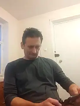 Snapshot of Viause_Kentauelle chatting on 02-08-25, 03:31 Viause Kentauelle online show from 02-08-25, 03:31