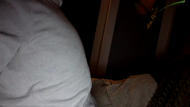 donhulio482 online show from 02-18-25, 02:16