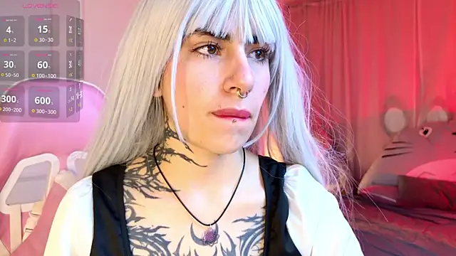 Snapshot of _Artemisa_X chatting on 10-14-25, 01:12  Artemisa X online show from 10-14-25, 01:12