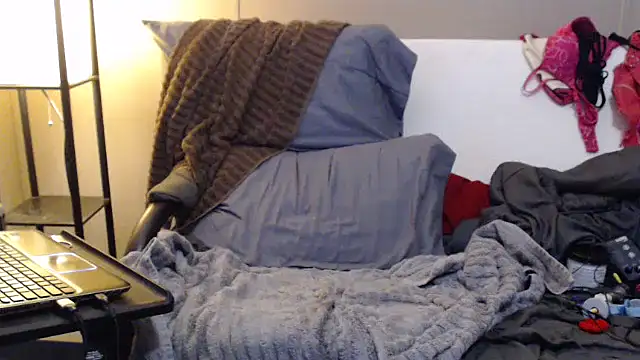 Snapshot of BurgawSub chatting on 10-12-25, 11:53 BurgawSub online show from 10-12-25, 11:53