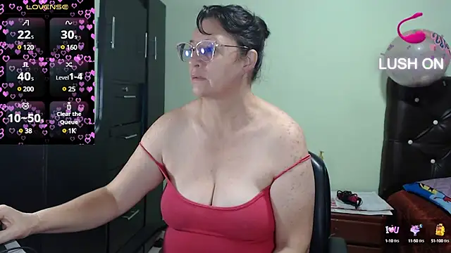 Snapshot of hairyglad69 chatting on 01-31-25, 02:07 hairyglad69 online show from 01-31-25, 02:07
