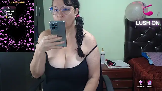 Snapshot of hairyglad69 chatting on 02-28-25, 02:20 hairyglad69 online show from 02-28-25, 02:20