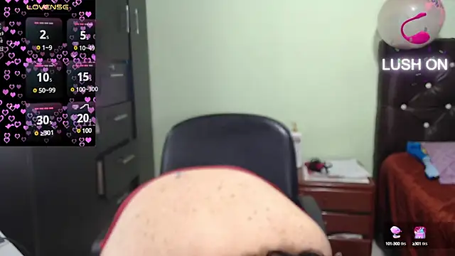 Snapshot of hairyglad69 chatting on 03-01-25, 02:02 hairyglad69 online show from 03-01-25, 02:02