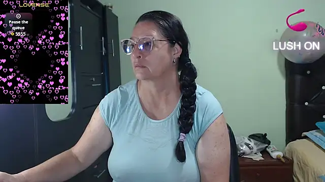 Snapshot of hairyglad69 chatting on 10-18-25, 01:56 hairyglad69 online show from 10-18-25, 01:56