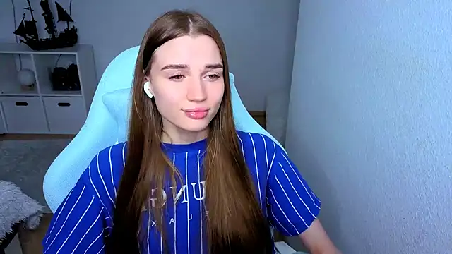 StellaLawless online show from 10-05-25, 01:42