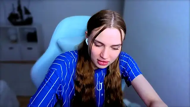 StellaLawless online show from 10-27-25, 08:02