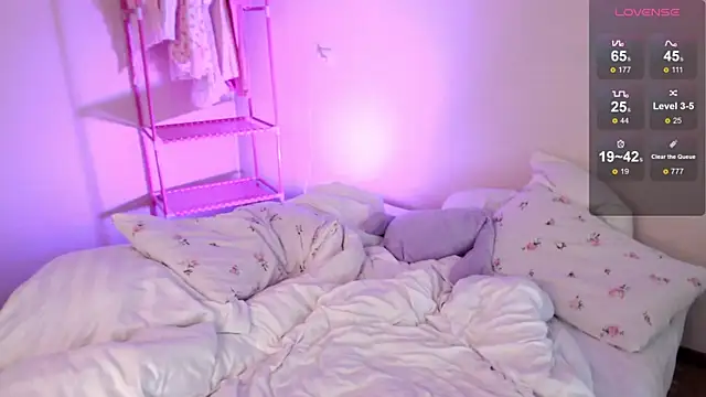 KatieMelone online show from 10-10-25, 11:53