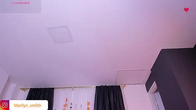 Snapshot of MarilynSmIith chatting on 10-16-25, 12:06 MarilynSmIith online show from 10-16-25, 12:06