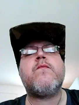 ILive2plezz online show from 12-03-24, 09:23