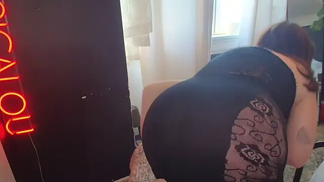 Bustyjessicalouu online show from 03-18-25, 01:42