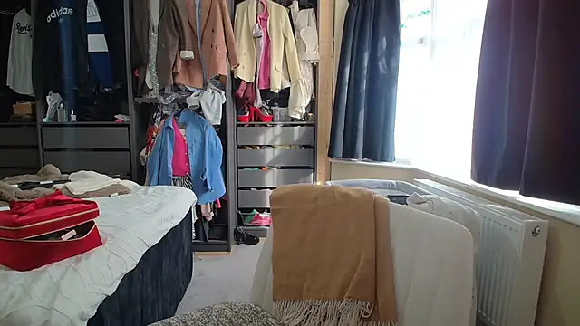 Bustyjessicalouu online show from 10-18-25, 11:11