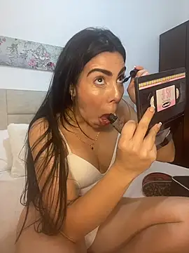 valecruz903 online show from 10-04-25, 07:45