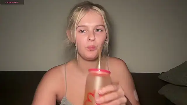 Allylove03 online show from 11-15-25, 06:33