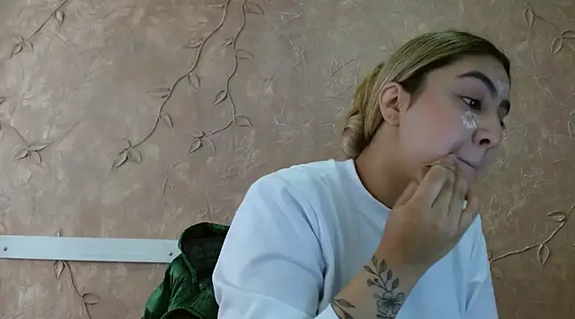 Miabonnett  online show from 03-18-25, 12:03