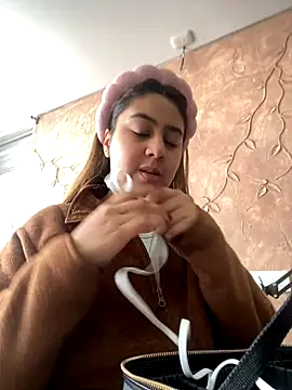 Miabonnett  online show from 10-09-25, 12:03