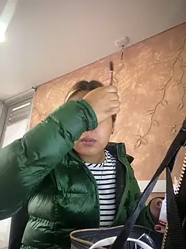 Miabonnett  online show from 12-19-25, 12:23