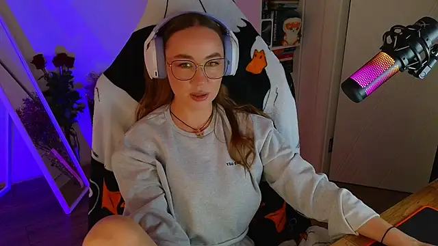 Emili1- online show from 03-12-25, 01:19