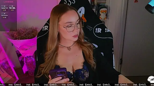 Emili1- online show from 12-19-25, 11:06