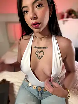 Snapshot of eva_elifee chatting on 09-19-25, 01:40 eva elifee online show from 09-19-25, 01:40