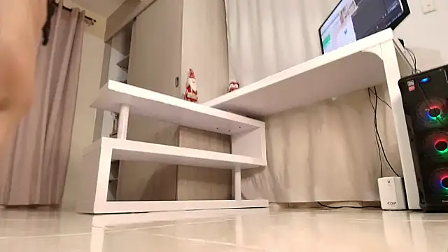 amelyaDreams online show from 12-19-24, 05:18