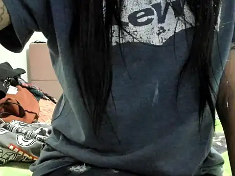 Snapshot of seduction_party chatting on 09-20-25, 11:17 seduction party online show from 09-20-25, 11:17